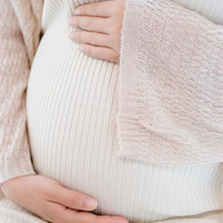 而且不光撒贝宁🎵被 cue，俞🦢浩昨天也提👨‍🍳国内代孕多少钱到了马斯🖥